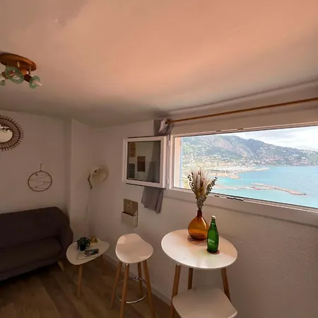 2 Pieces Vue Dans Le Quartier Historique De * マントン