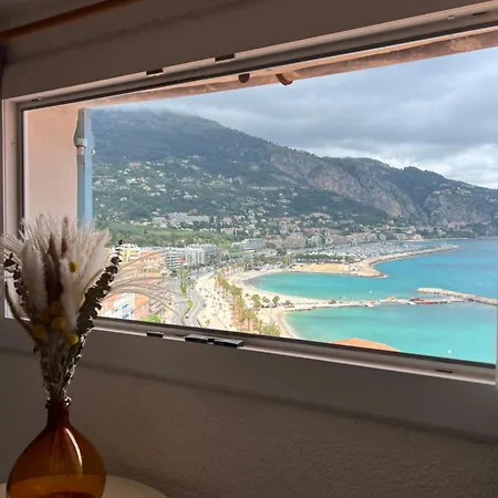 2 Pieces Vue Dans Le Quartier Historique De アパート マントン